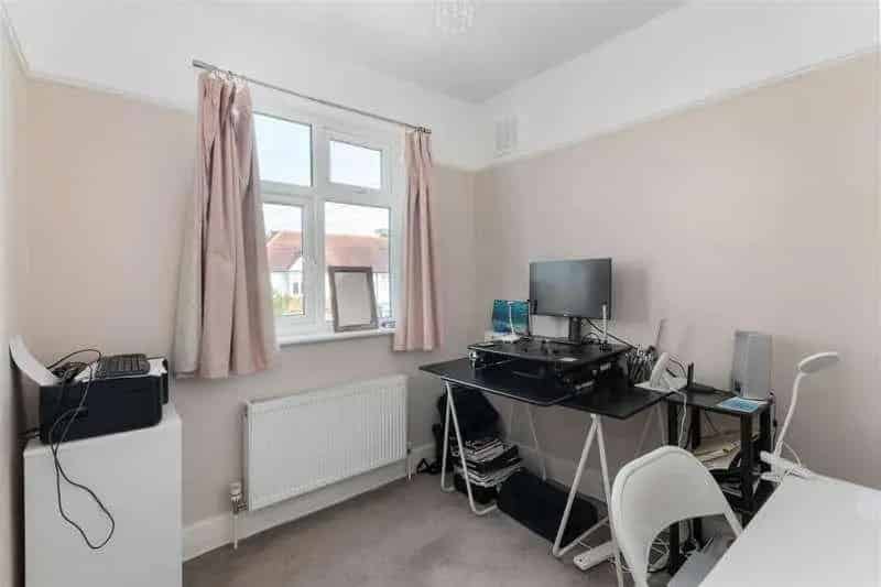 3 Bed House for Sale in Morden