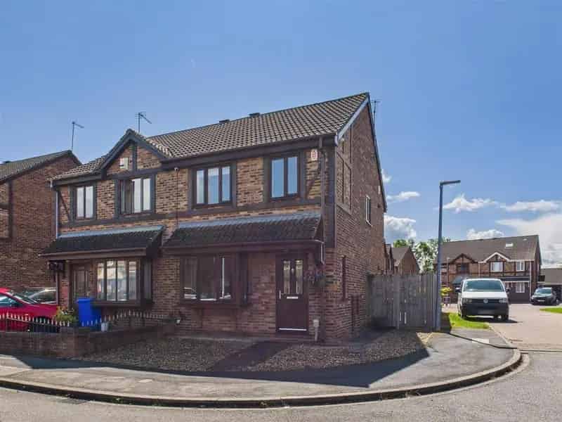 3 Bedroom Semi Detached House For Sale