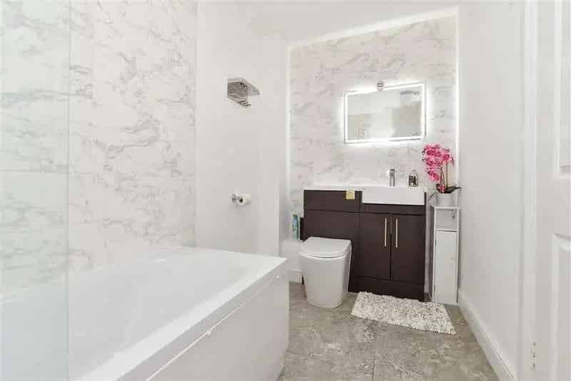 2 Bed Flat for Sale - Gated Access, Parking, Near Dane Park