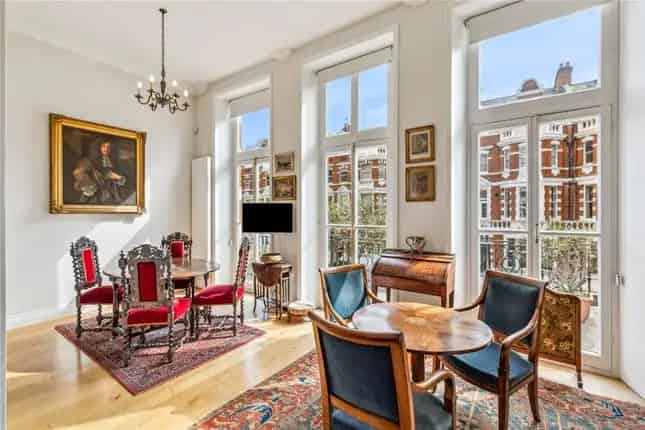 2 Bed Flat for Sale in Bramham Gardens SW5