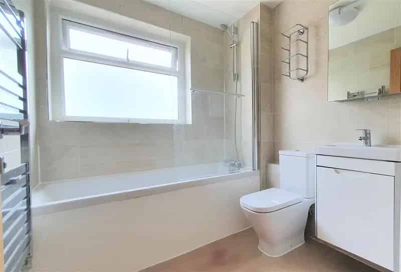 1 Bedroom Apartment Near Enfield Town - Zero Deposit Guarantee