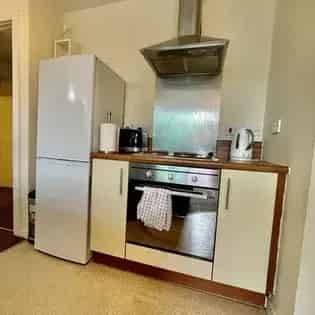 2 Room House Manchester 294m2 Near Market Street Free Parking