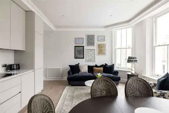 Flat for sale in Kensington Park Road, London. W11