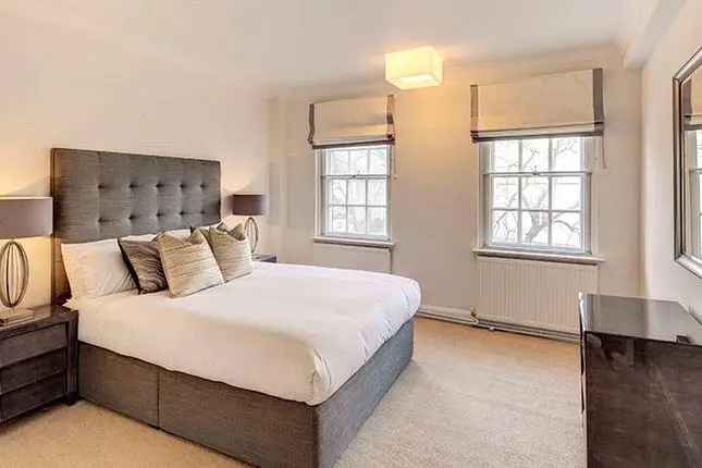 Flat to rent in Pelham Court, Fulham Road, Chelsea, London SW3