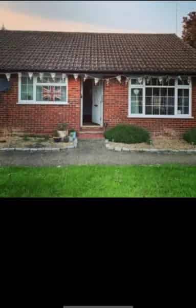 2 Bed Bungalow for Over 55s or Disabled, Near M4 A34 M40
