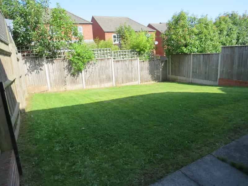 3 Bed Detached House Driveway Garage Modern Kitchen Ensuite