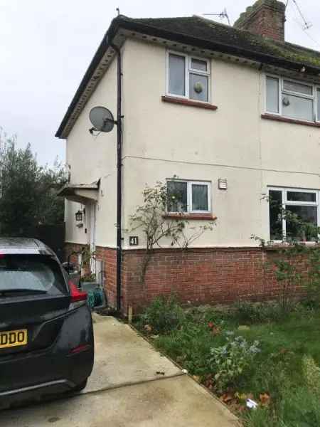 House For Rent in Woking, England