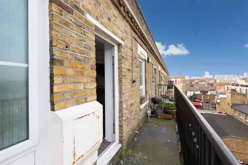 2 Bedroom Flat House to Rent Bethnal Green