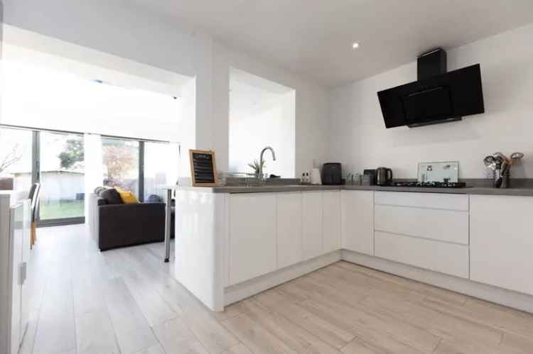 3 Bedroom Semi Detached House for Sale Bedworth Warwickshire