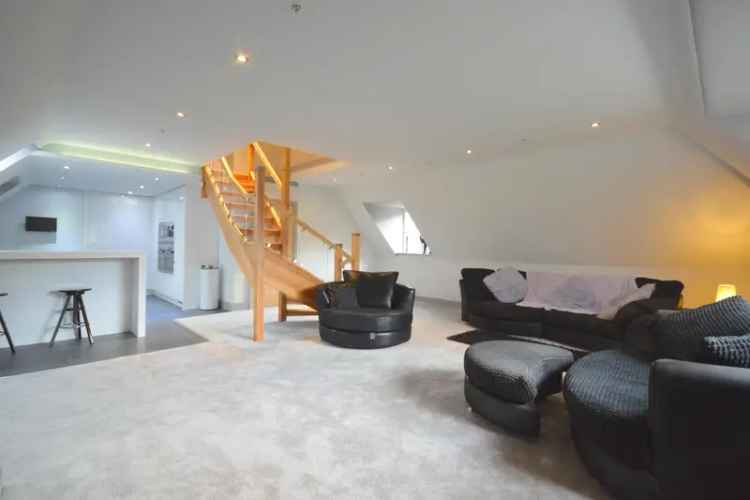 Penthouse for sale with 3 bedrooms, The Glade, Kingswood