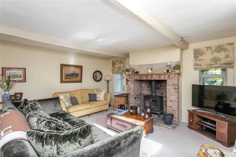4 Bedroom Detached Farmhouse with Barn and Gardens