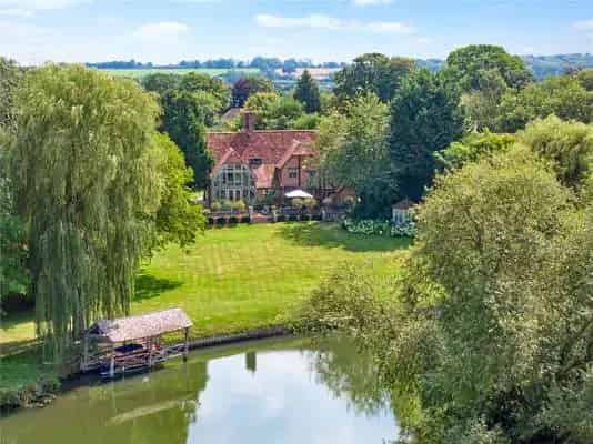 Grade II Listed Manor House River Thames 3 Acres Gardens Self Contained Annexe