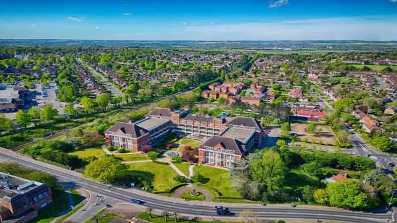 Commercial property For Rent , Bridge Road, Letchworth, England