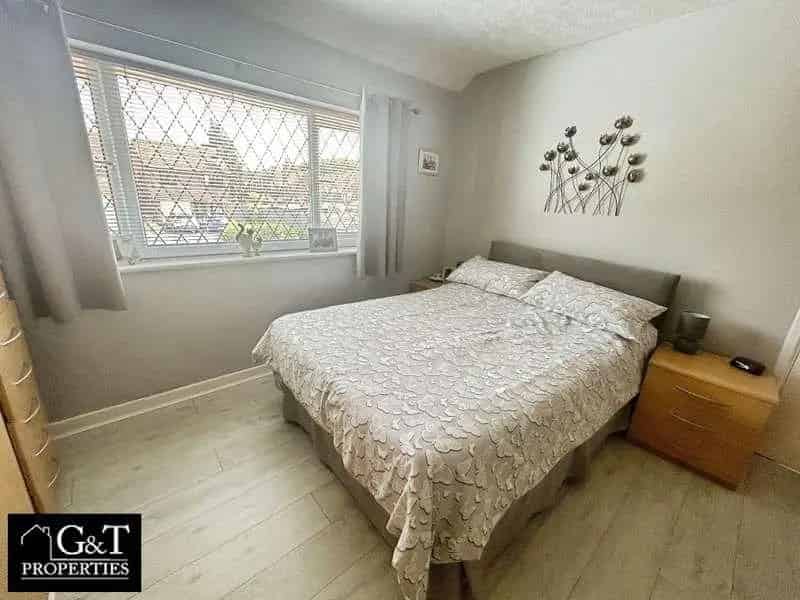 3 Bed House For Sale Spacious Family Home Driveway Garage Garden