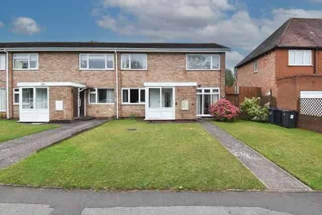 2 Bedroom Maisonette for Sale