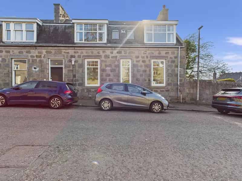 1 Bedroom Apartment for Sale