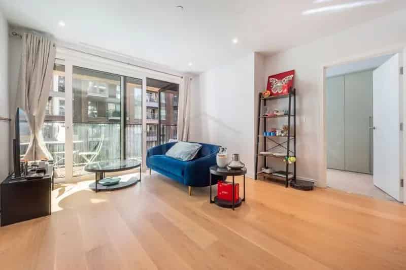 2 Bedroom Apartment House to Rent in Chelsea Creek
