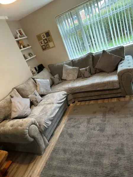 Flat For Rent in Birmingham, England