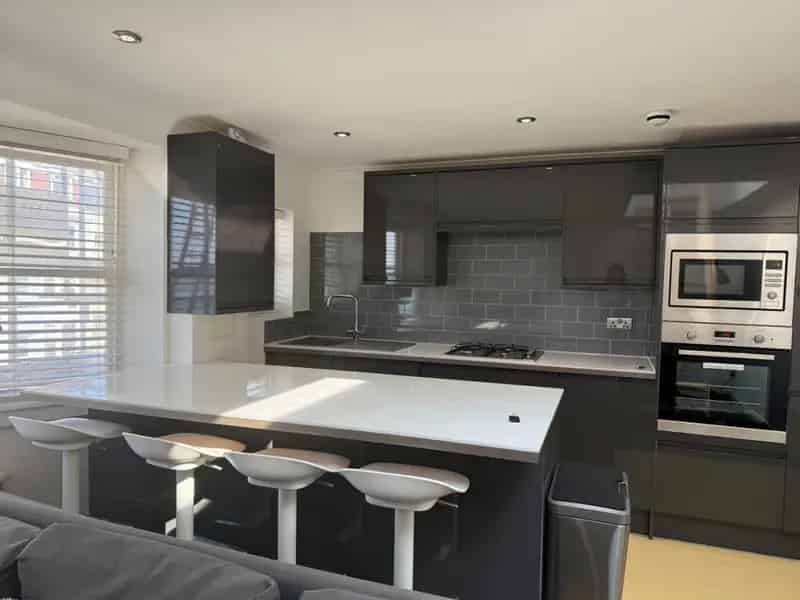 2 Bedroom Apartment with Roof Terrace