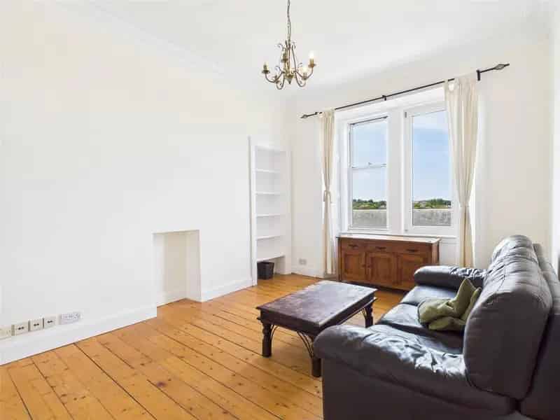 2 Bedroom Apartment to Rent in Edinburgh