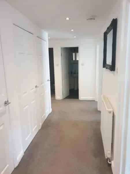2 Bed Ground Floor Flat with Private Garden - Pets Allowed