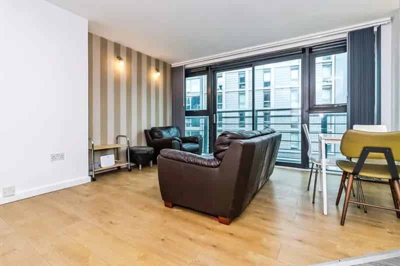 2 Bedroom Furnished Apartment Salford M3 - City Point Development