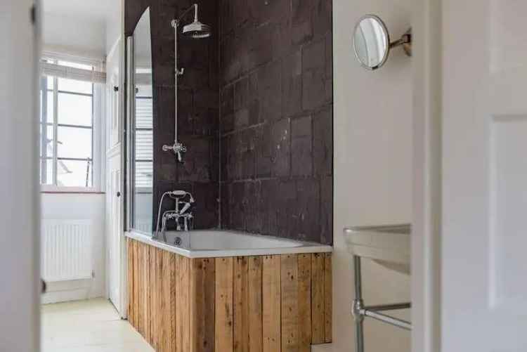 6 Bed Property for Sale with Workshop Studio and Cottage