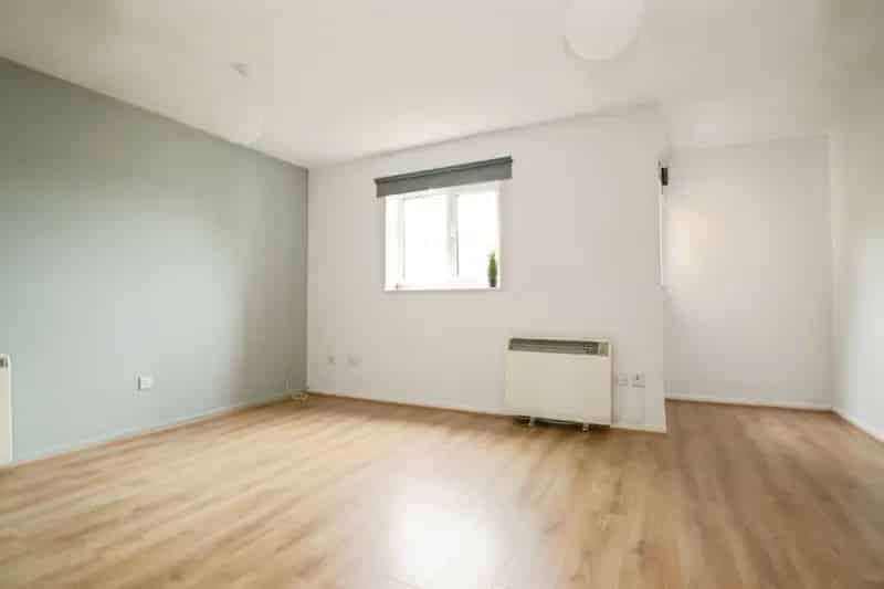 2 Bedroom Ground Floor Flat Cardiff Bay First Time Buy Investment