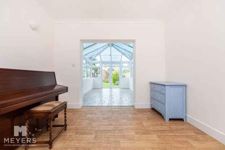 3 Bedroom Detached House Near Southbourne Beach