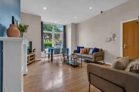 4 Room 43m² Flat in Leeds Hyde Park - Students Professionals Welcome