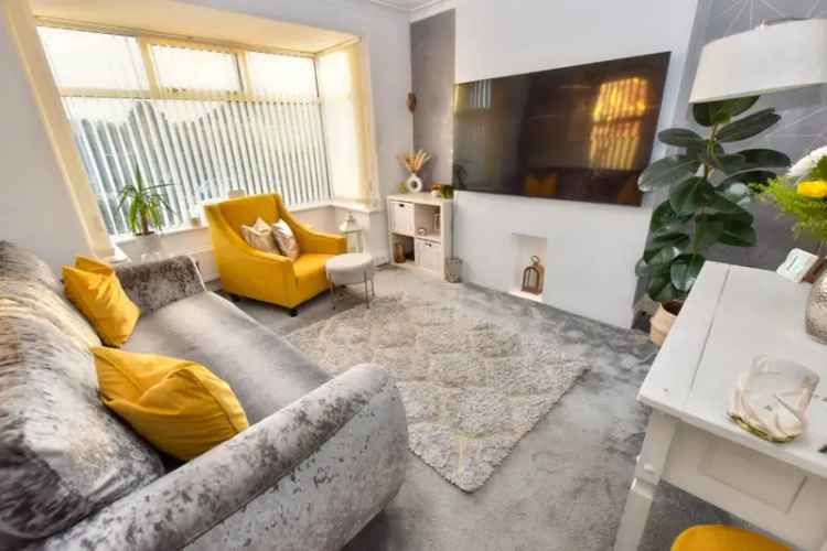 House For Sale in Leeds, England