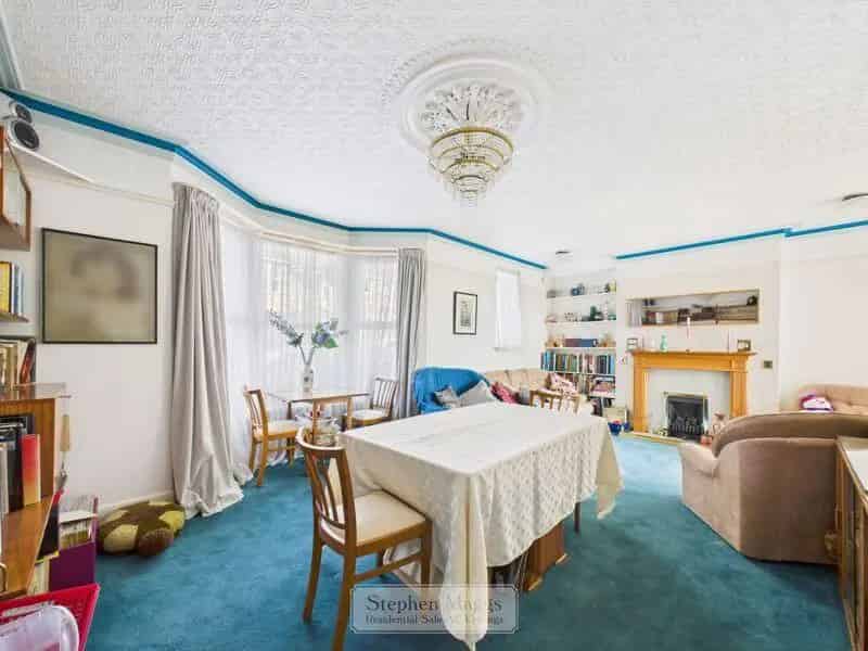 4 Bedroom Detached House For Sale - Renovation Project