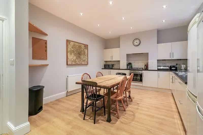 4 Bedroom End Terrace House to Rent Leeds LS5