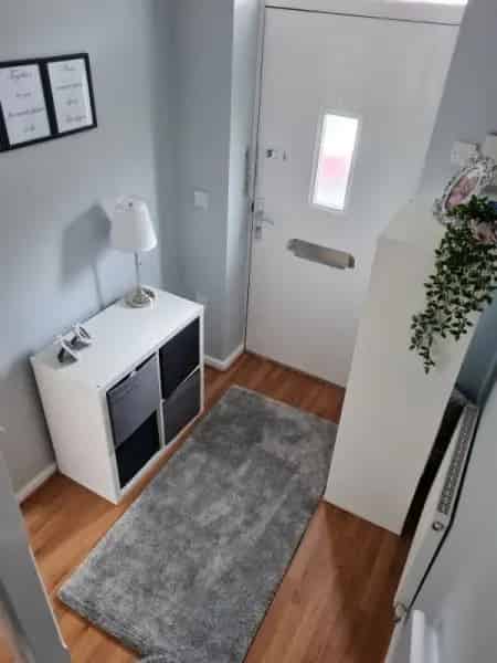 2 Double Bedroom House with Garden and Parking