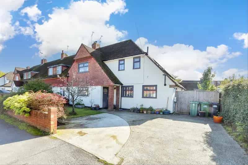 4 Bedroom End Terrace House for Sale