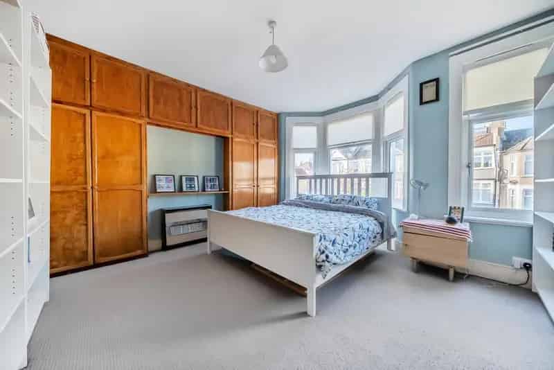 Five Bedroom Victorian House Near Schools and Amenities