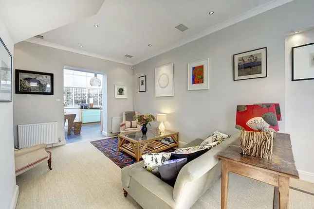 Mews house for sale in Hyde Park Gardens Mews, London W2