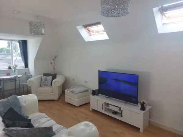 Flat For Rent in Rushmoor, England