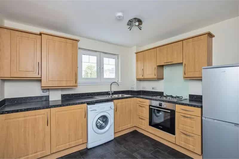 2 Bed Flat Ground Floor 1 Reception Room Modern Flat Communal Gardens