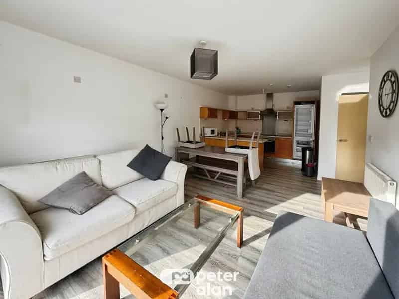 2 Bedroom Furnished Flat Available Now