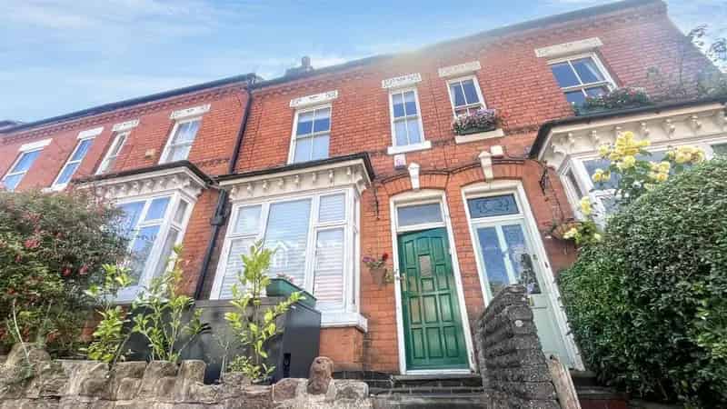 2 Bedroom Mid Terrace House Moseley