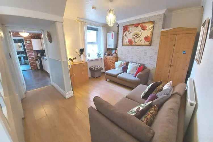 Victorian Mid-Terraced Home Near Minehead Shopping Centre
