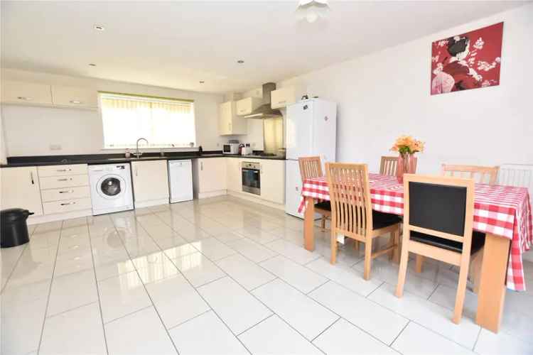 House For Sale in Leeds, England