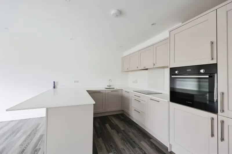 Two Bedroom Apartment West Wycombe Private Entrance Parking