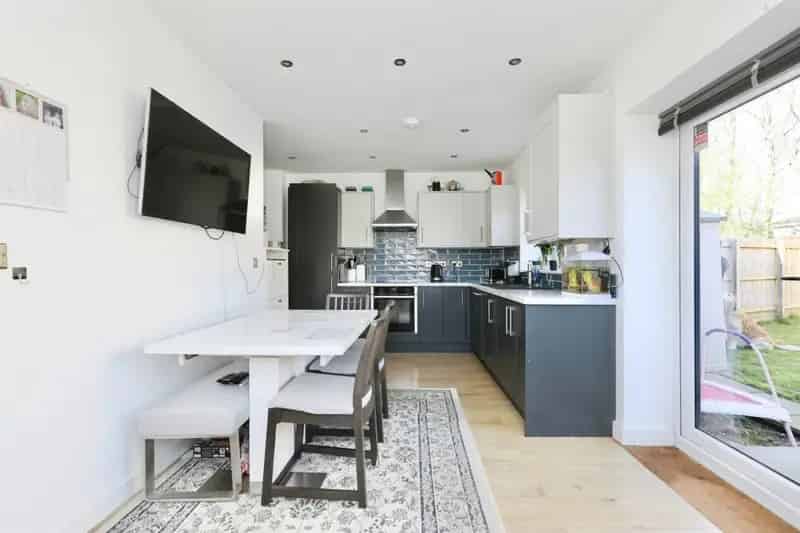 3 Bedroom Semi Detached House in Rhodesia