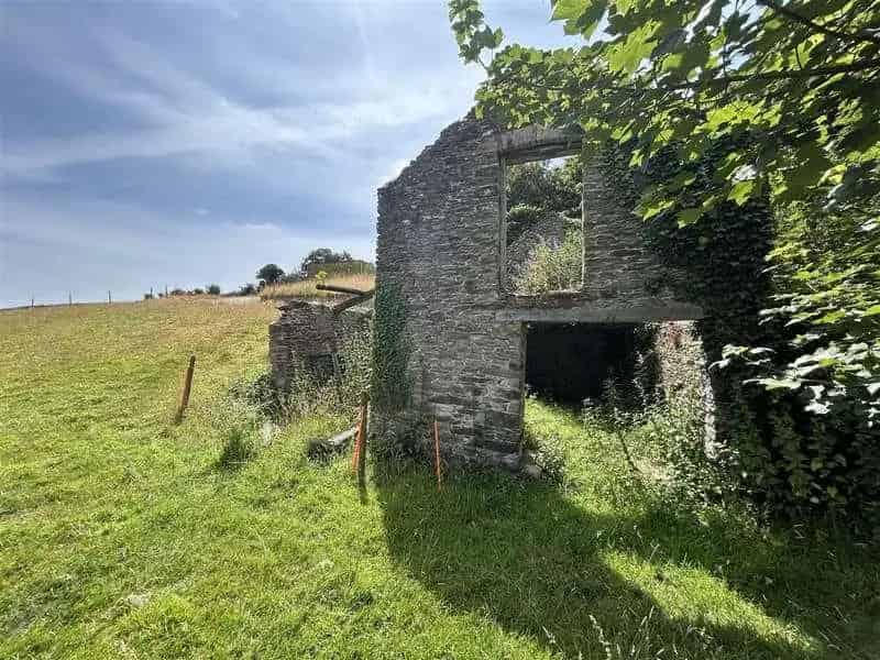 2 Bed Barn Conversion with Stables and 4 Acres
