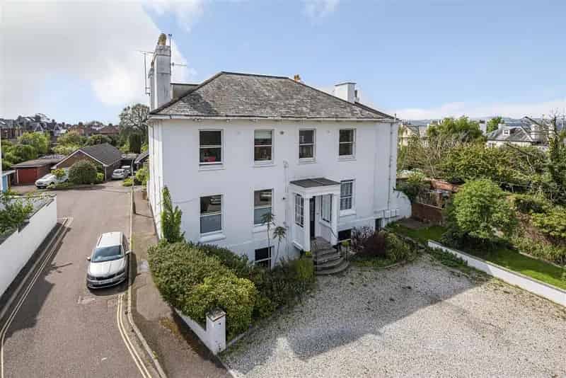 2 Bedroom Apartment For Sale