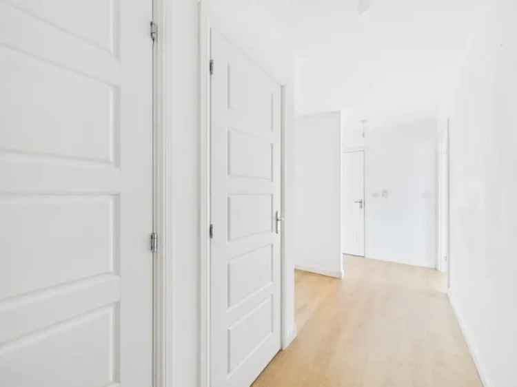 1 Bedroom Ground Floor Apartment with Patio and Park Views
