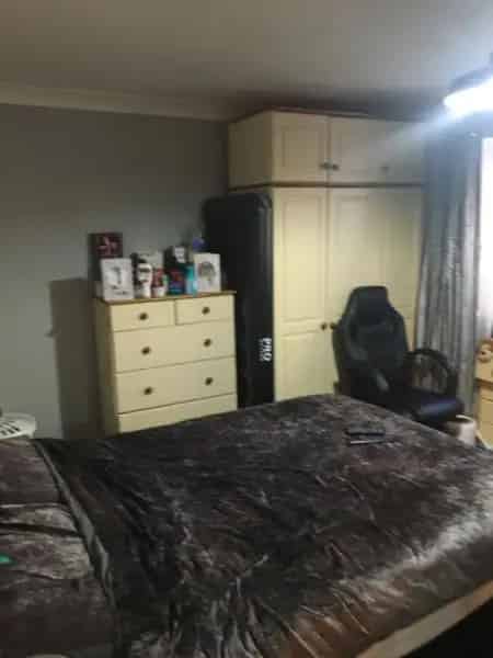 Lovely House Near High Street, Transport, and Schools
