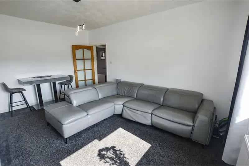 3 Bed Semi Detached House with Modern Shower Room and Parking